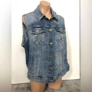 Torrid  Denim Pocketed Vest Size Torrid 2 or 2X